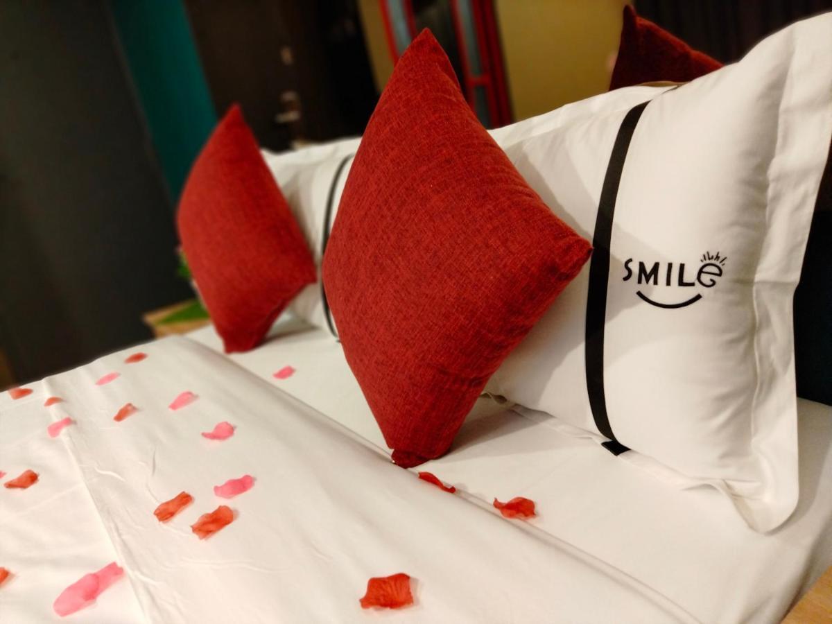 Smile Hotel C180 Cheras Selatan Buitenkant foto