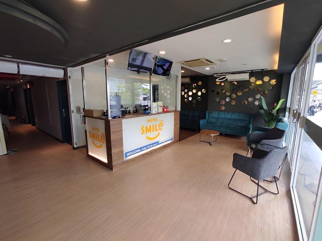 Smile Hotel C180 Cheras Selatan Buitenkant foto